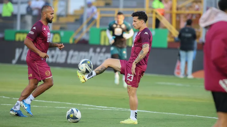 Luis Paradela está con la mente al 100% en Saprissa.