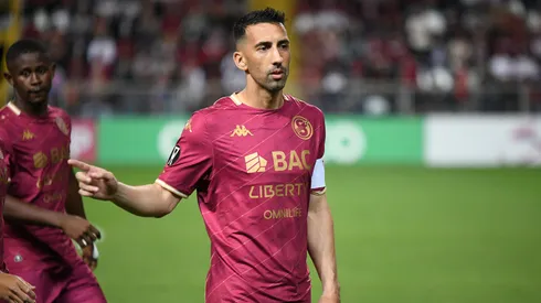 Mariano Torres se pierde el debut y algo más.