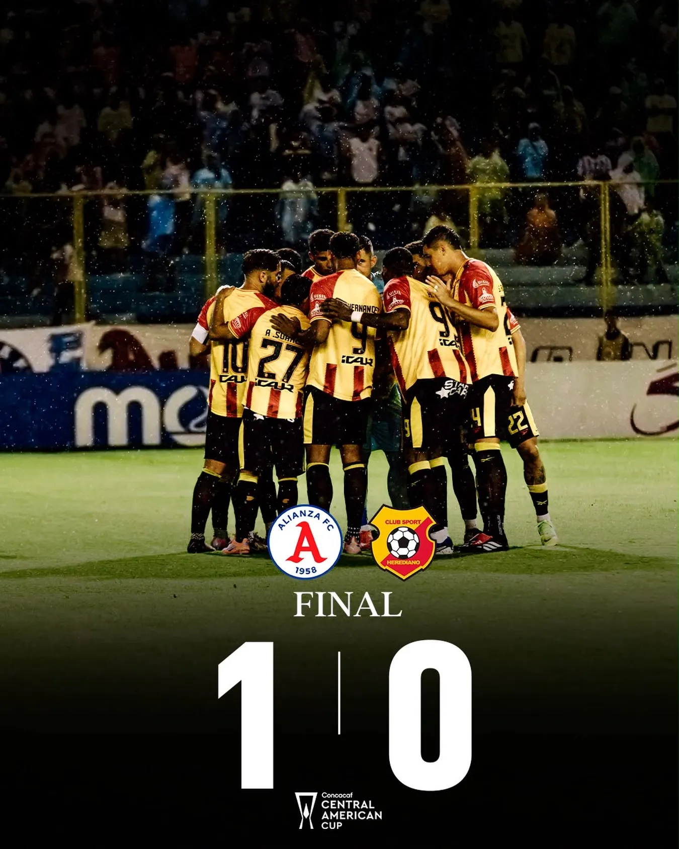 Herediano viene golpeado. (Instagram)
