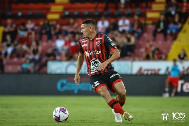 Zabala dejó un gran recuerdo en Alajuelense. (LDA)