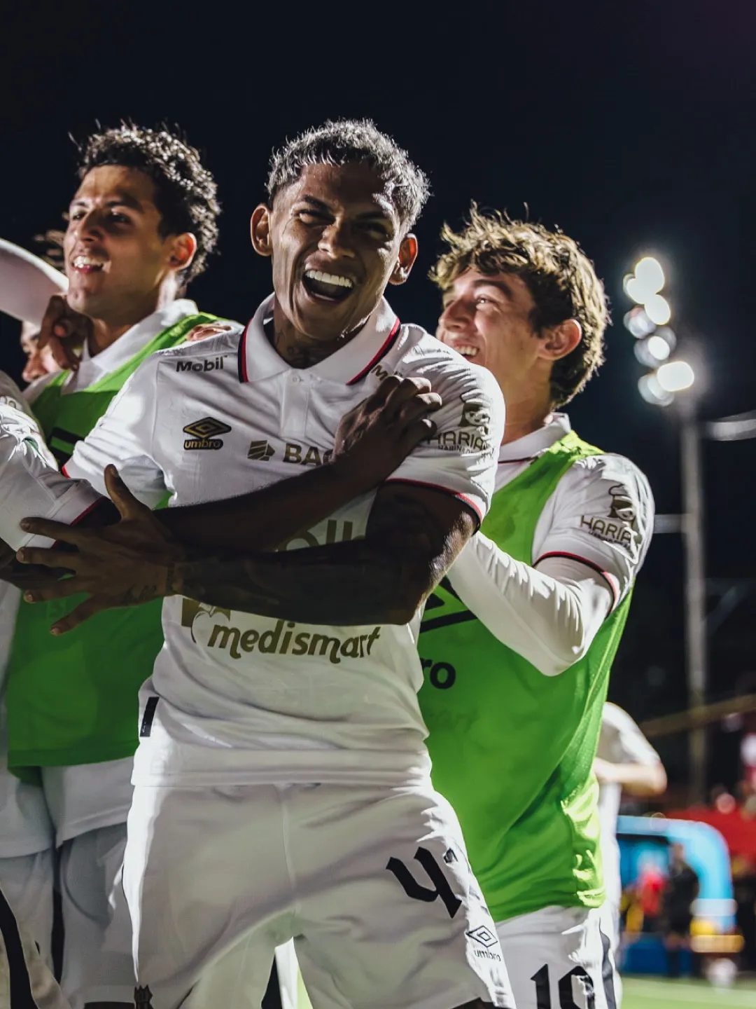 El fútbol le sonríe a John Paul Ruiz. (LDA)