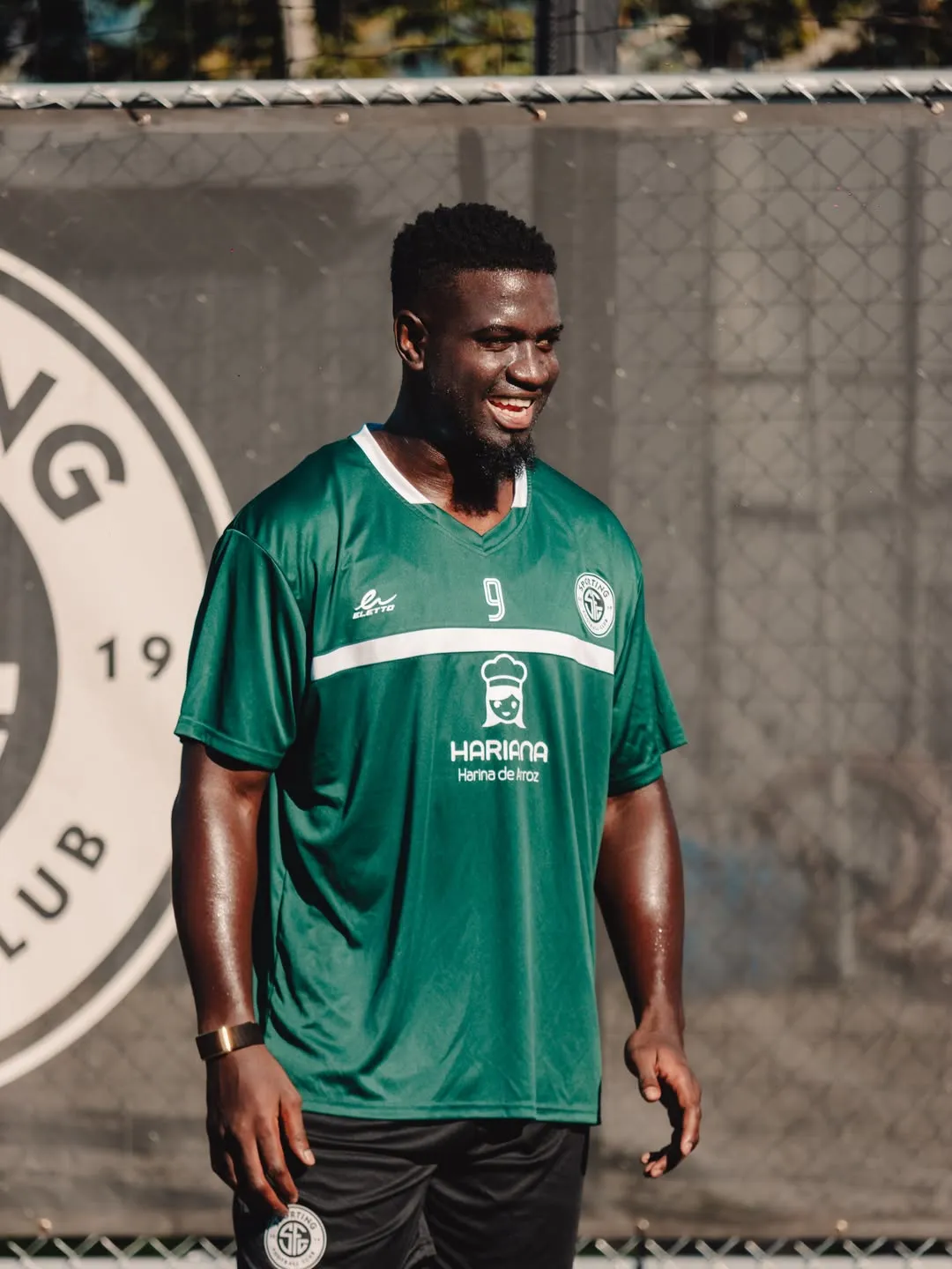 Mayron George le dijo que no a Herediano. (Sporting FC)