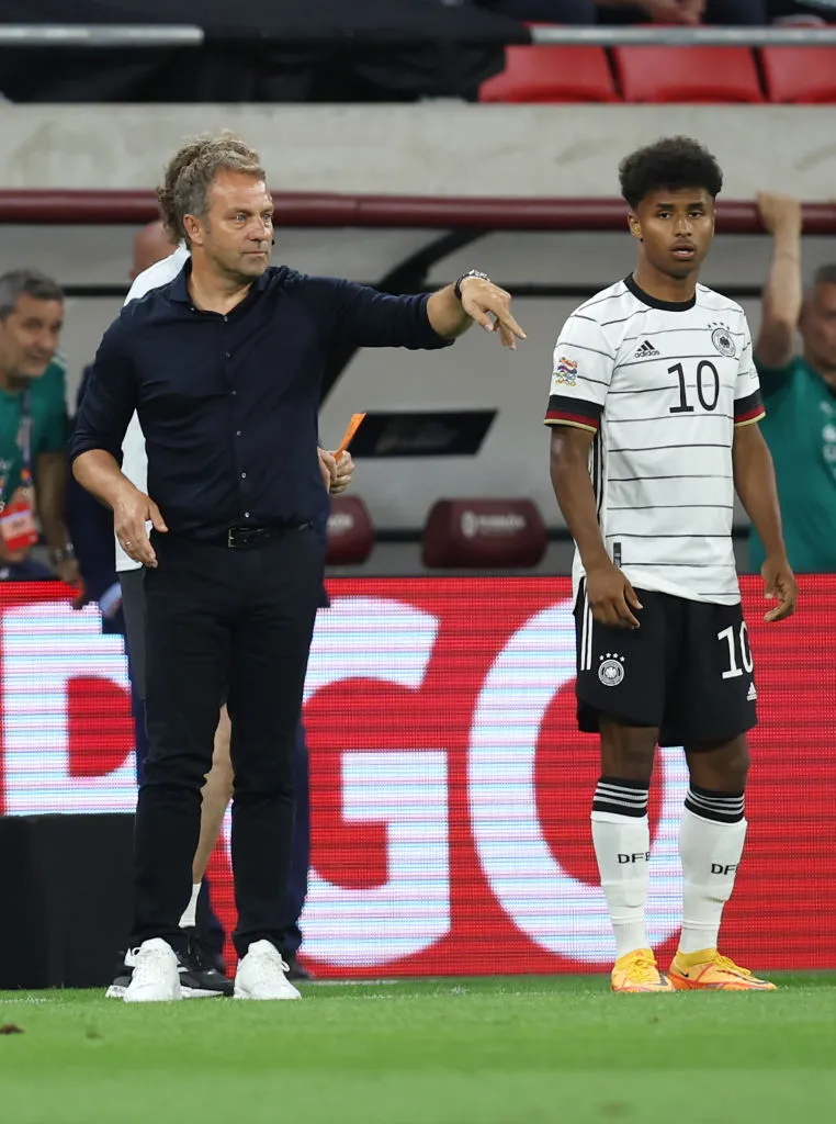 Flick y Adeyemi en la selección de Alemania. (Photo by Alex Grimm/Getty Images)