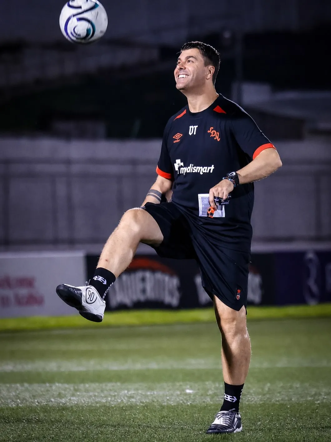 Ismael Rescalvo le respondió a la afición. (Instagram LDA)